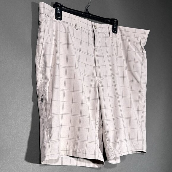 Haggar‎ C18 Plain Front Straight Fit Shorts Size 40W - Picture 2 of 14